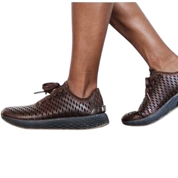 NOBULL Perforated Gum Sole Coffee Leather Runner Men 9.5 US / 43 EU main image 6